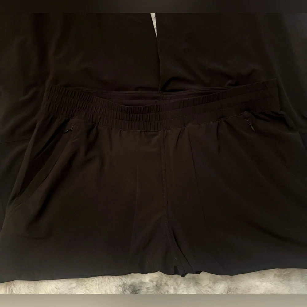 LuLuLemon Swift Mid-Rise Wide-Leg Pant - Picture 3 of 4